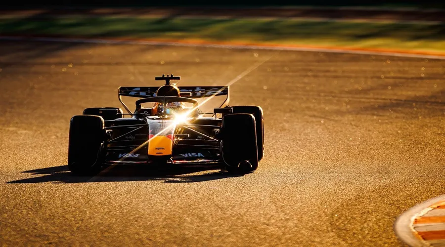 Verstappen reconoce que hay 'bastante trabajo' con el motor Red Bull-Ford